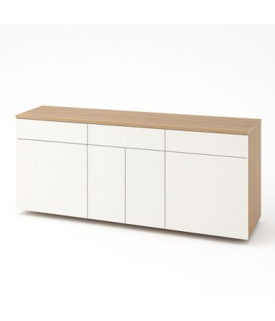 Komoda z 3 szufladami nad drzwiami